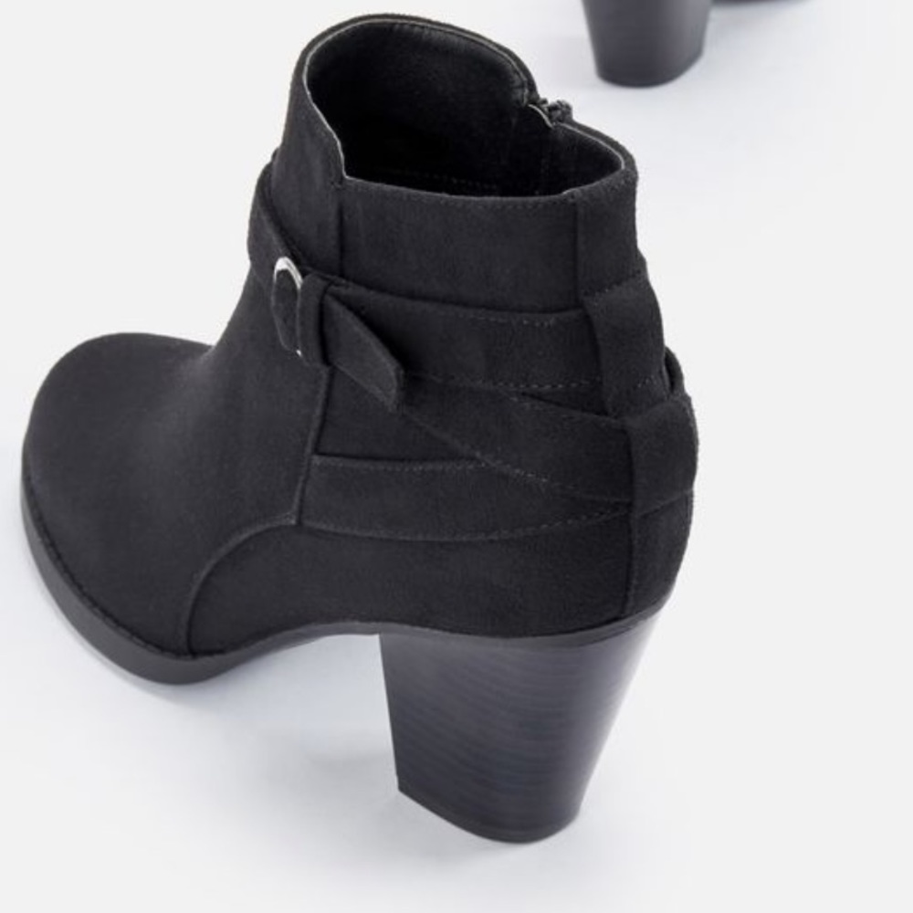 Freda Block Heel Ankle Bootie - Picture 4 of 5